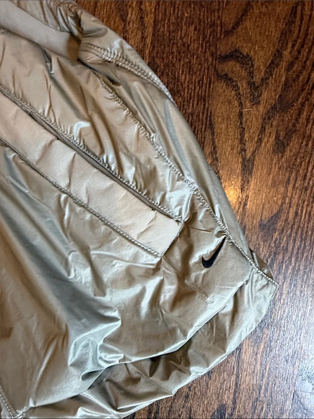 Nike men’s large loose fit vest  Stone Packable Shell Vest